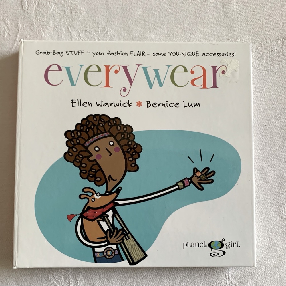 EVERYWEAR Craft Book Illustrated Instructions Hardcover Coil Accessories Jewelry